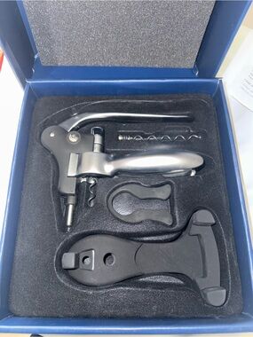 Brookstone Connoisseur’s Wine Opener Set